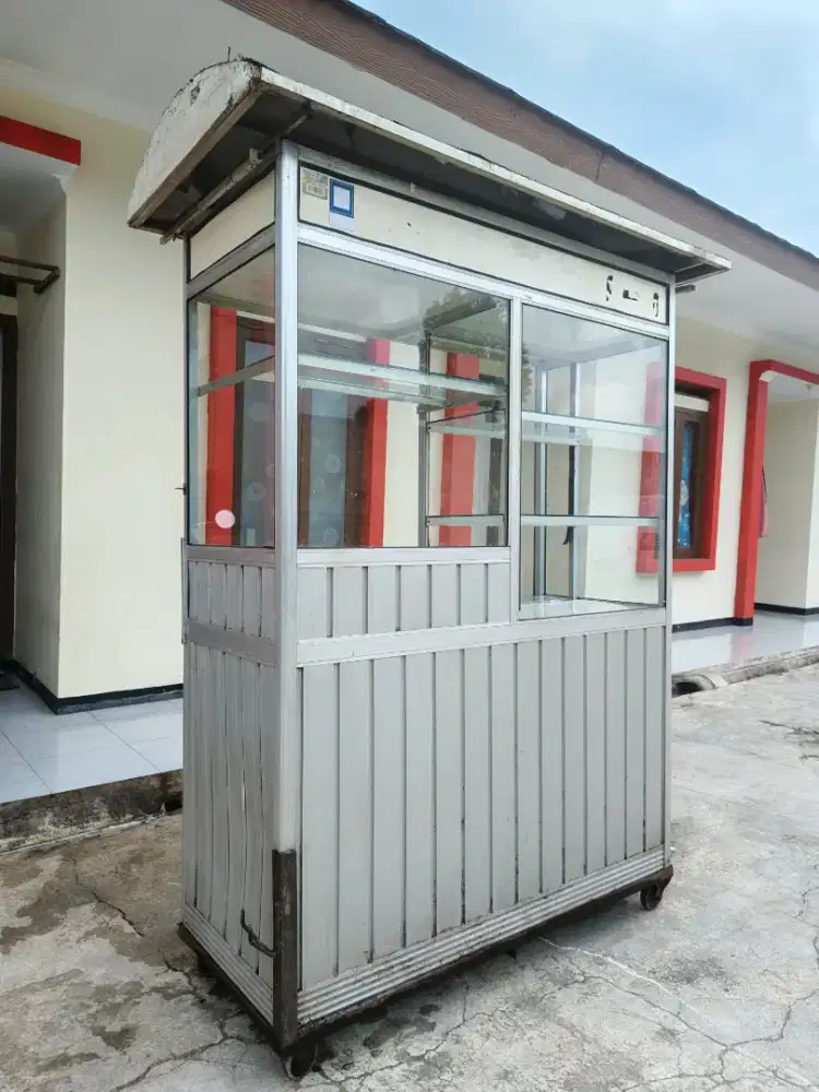 Roda Gerobak Bekas Alumunium Putih Indoor