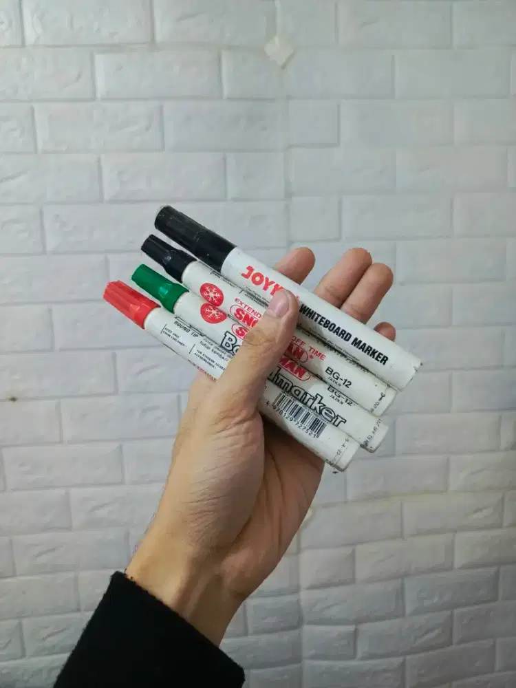 Spidol Snowman Whiteboard Hitam, Merah, dan Hijau + Refill Tinta mulus