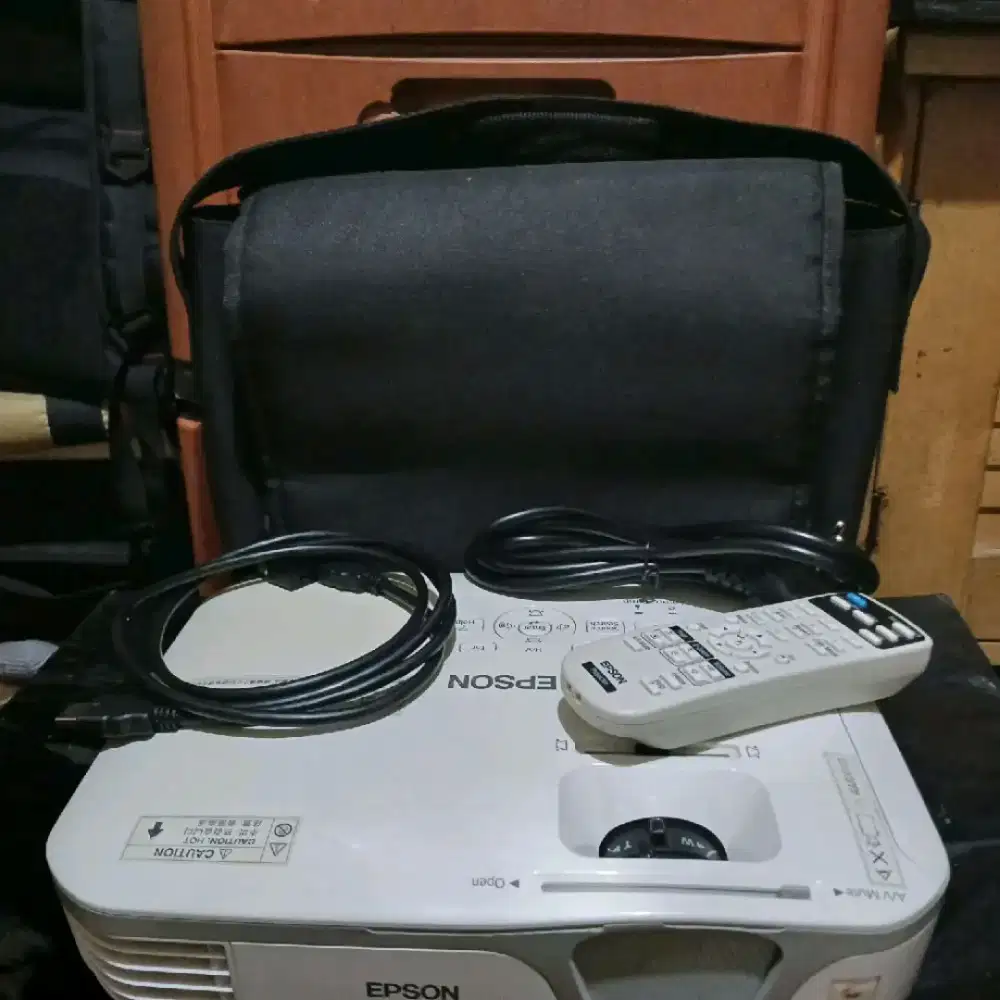 Proyektor Epson EB-X11 bisa HDMI Normal