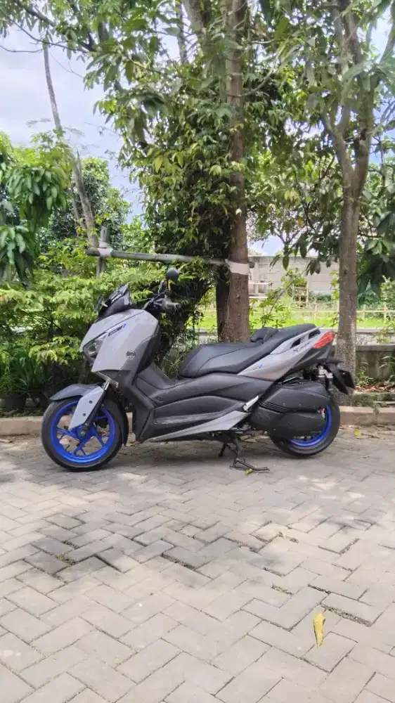 XMAX 250 LOW KM limited edition colors