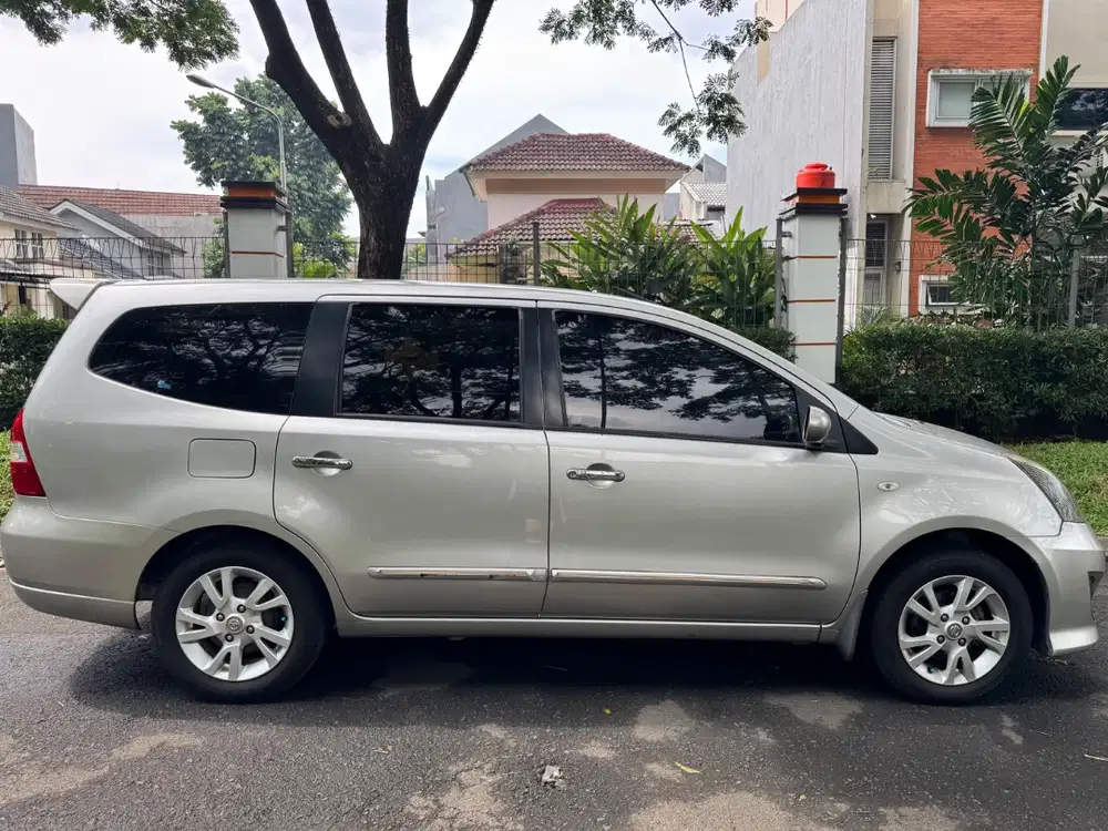 Jual Grand Livina XV AT 2012 Pajak Panjang