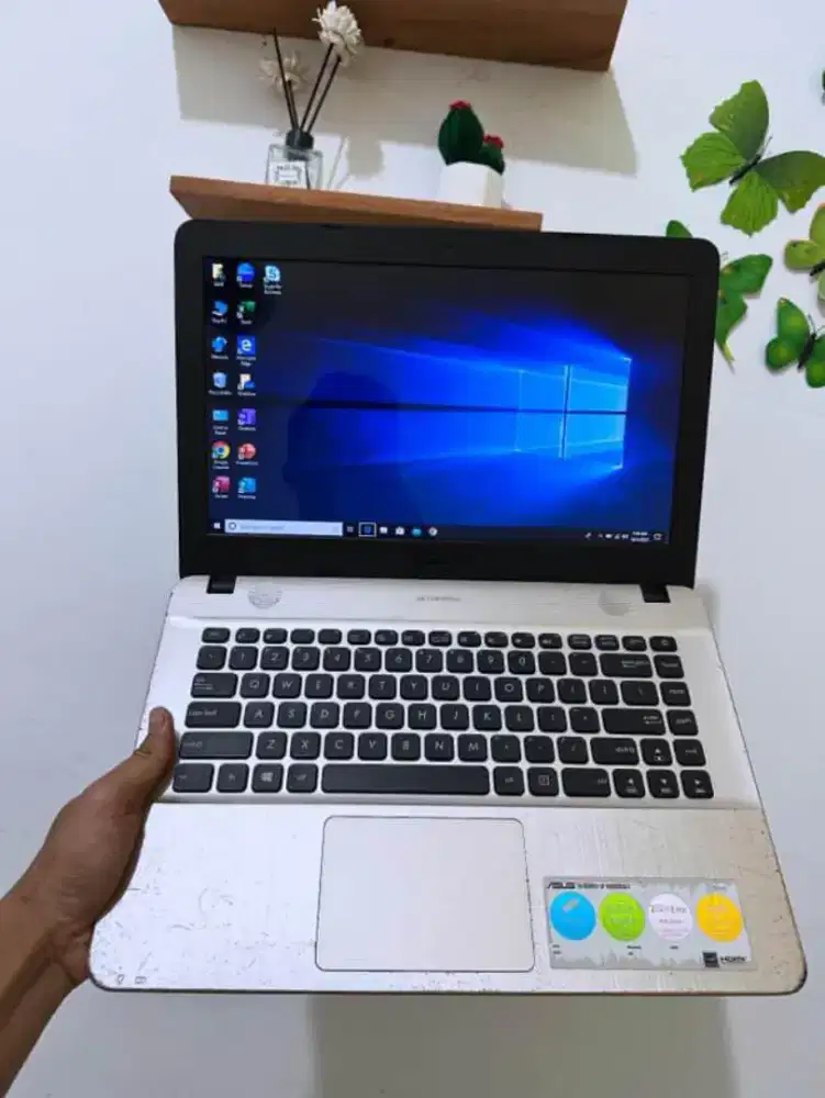 ASUS X441NA 
Intel CELERON