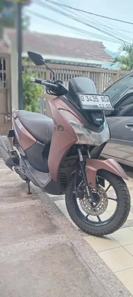 Lexi coklat keyless