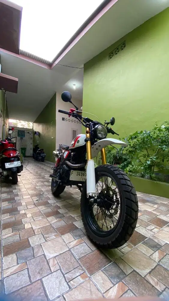 Custom tracker besic scorpio gahar