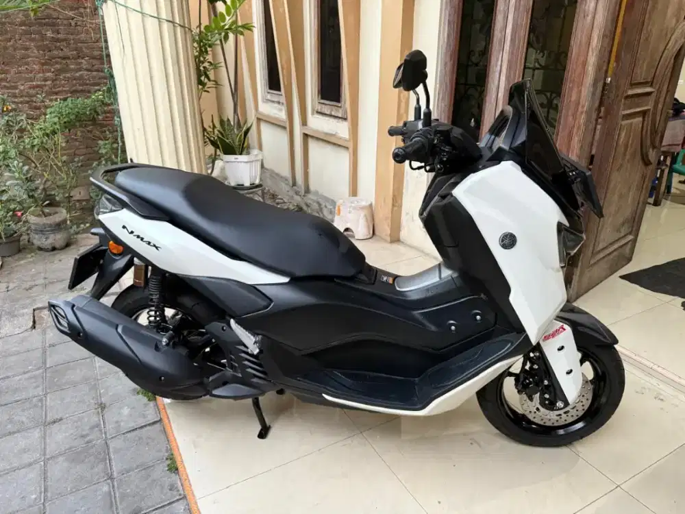 Nmax neo putih 2025 keyless low km  Gbm
