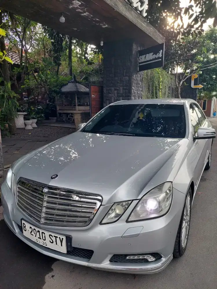 Mercy E 300 th 2010 km 78ribu 100% orisinil cat nyaris baru