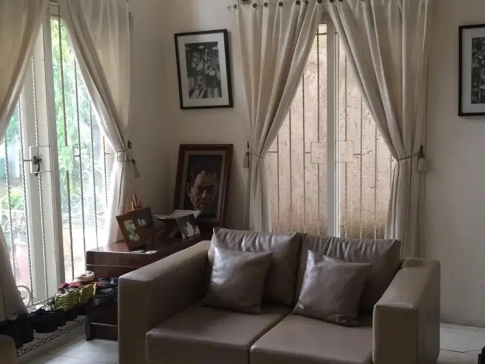 Dijual Rumah Dua Lantai Citra Grand Cibubur