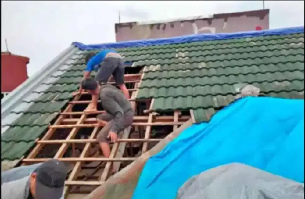 Tukang bangunan borongan