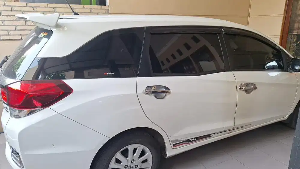 Honda Mobilio putih manual 2014