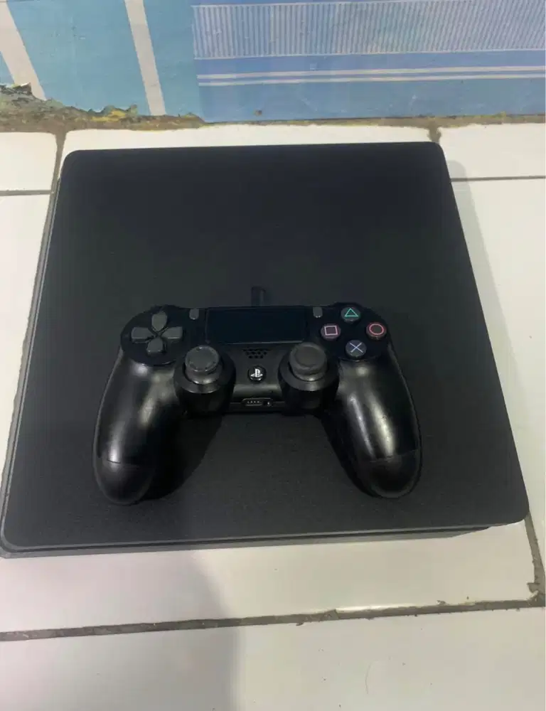 PS 4 Slim 1 TB Full Set