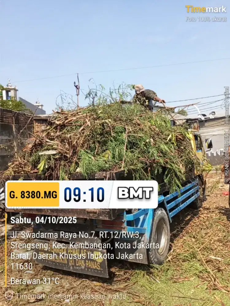 Jasa pembersihan angkut puing