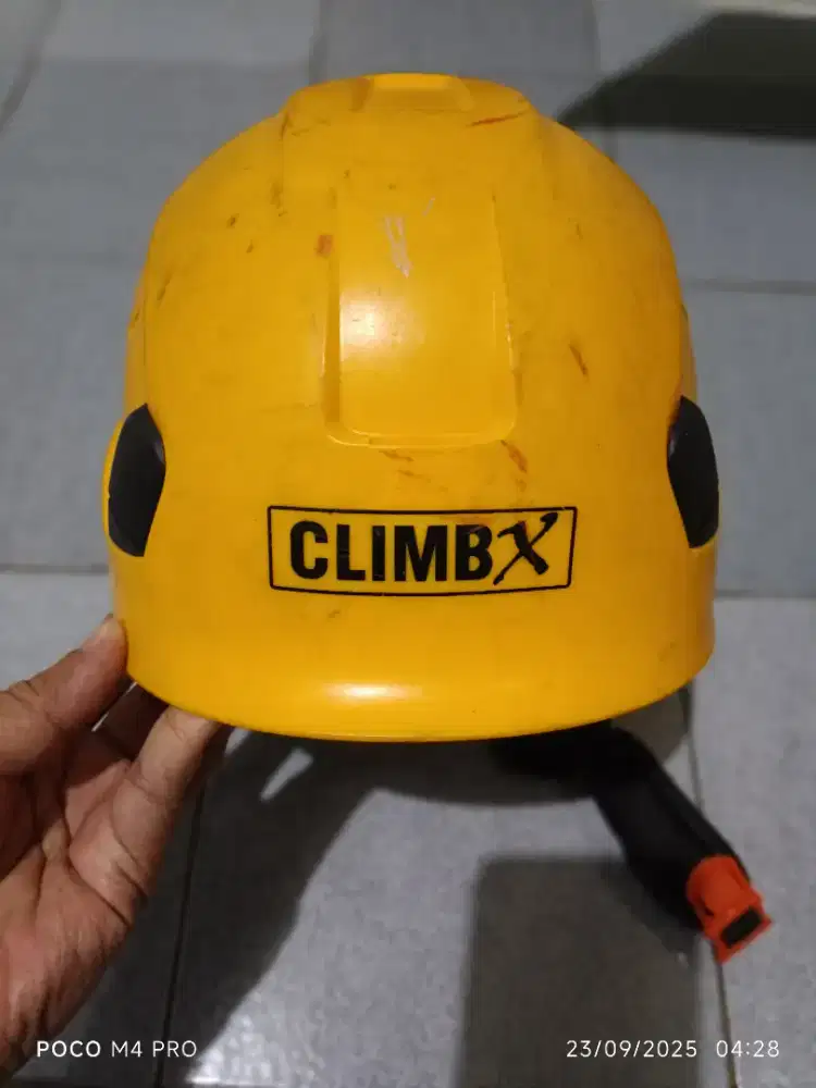Helm safety climb