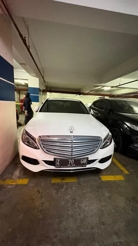 Mercedes-Benz C250 2015 Bensin