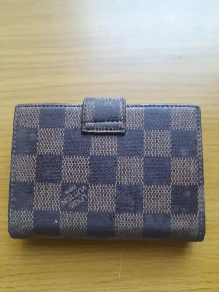 Dompet Louis Vuitton