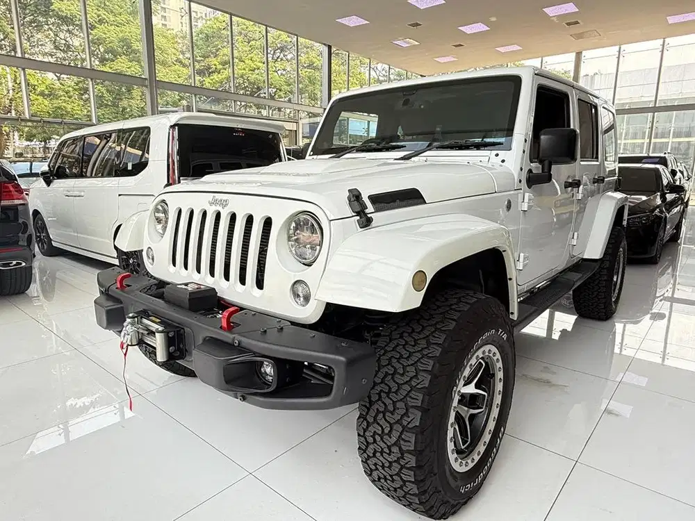 Jeep Wrangler Sahara 3.0L 4 wd 2014