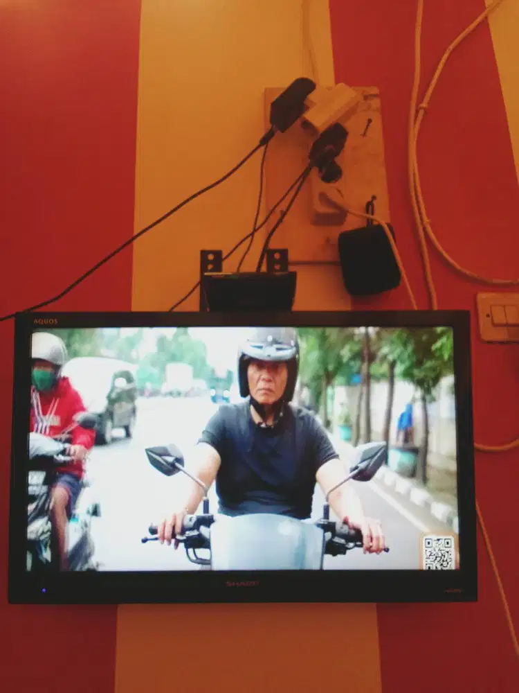 tv Sharp 24 inc+ stb Garuda + antena toyosaki
