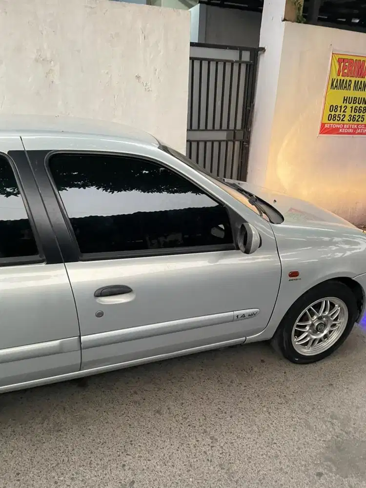 Dijual renault clio 2003 automatic