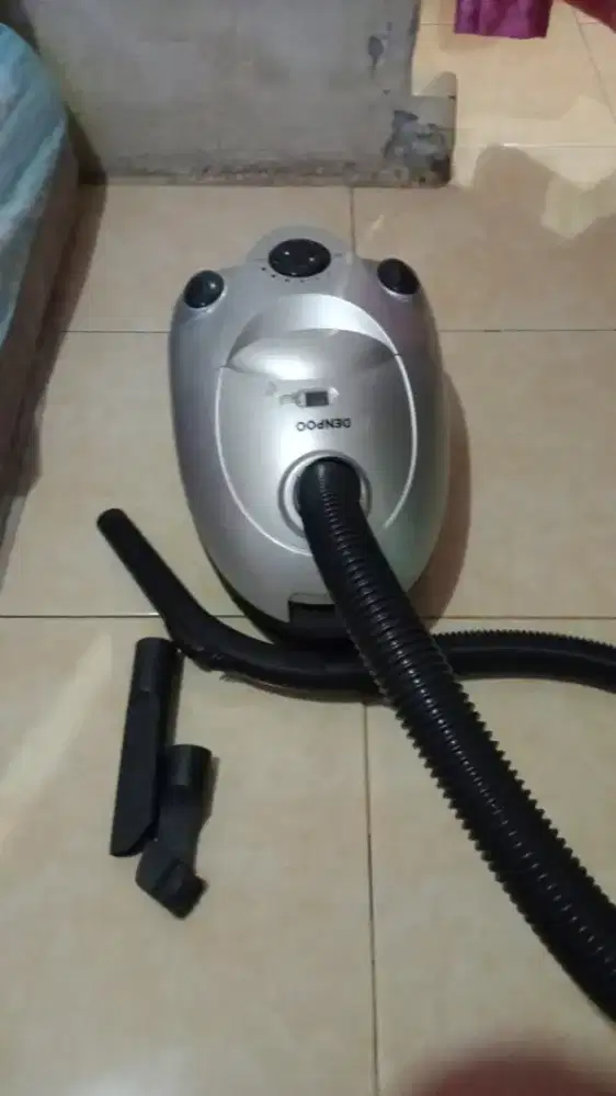 Denpoo vacuum cleaner/penyedot debu VC0012