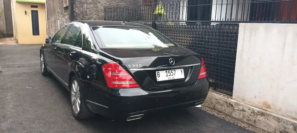 Mercedes-Benz S300L 2010 Bensin