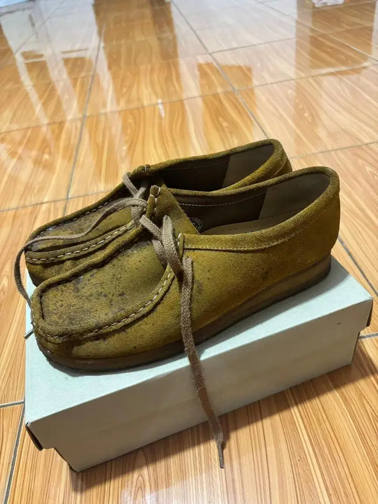 Clarks wallabee