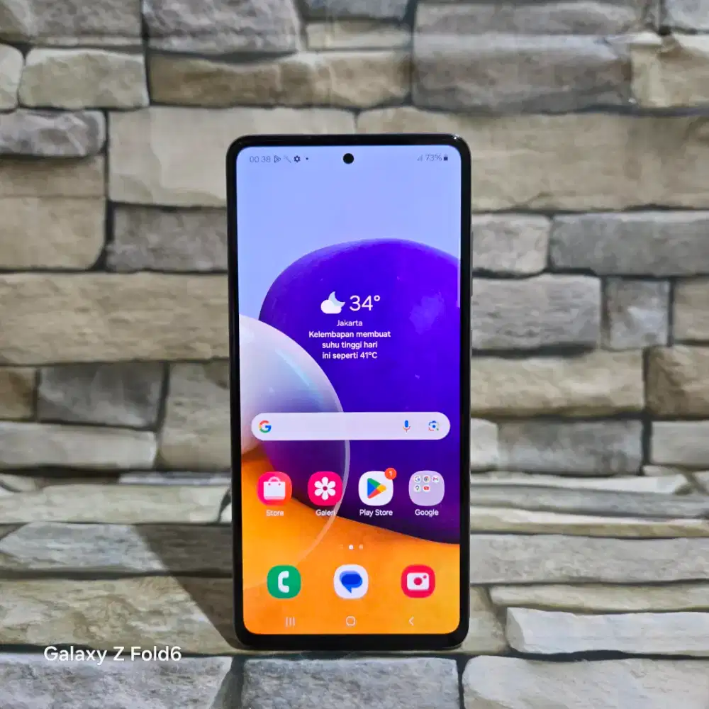Samsung Galaxy A72 8/128 kelengkapan hp aja/batangan segel mulus 90%