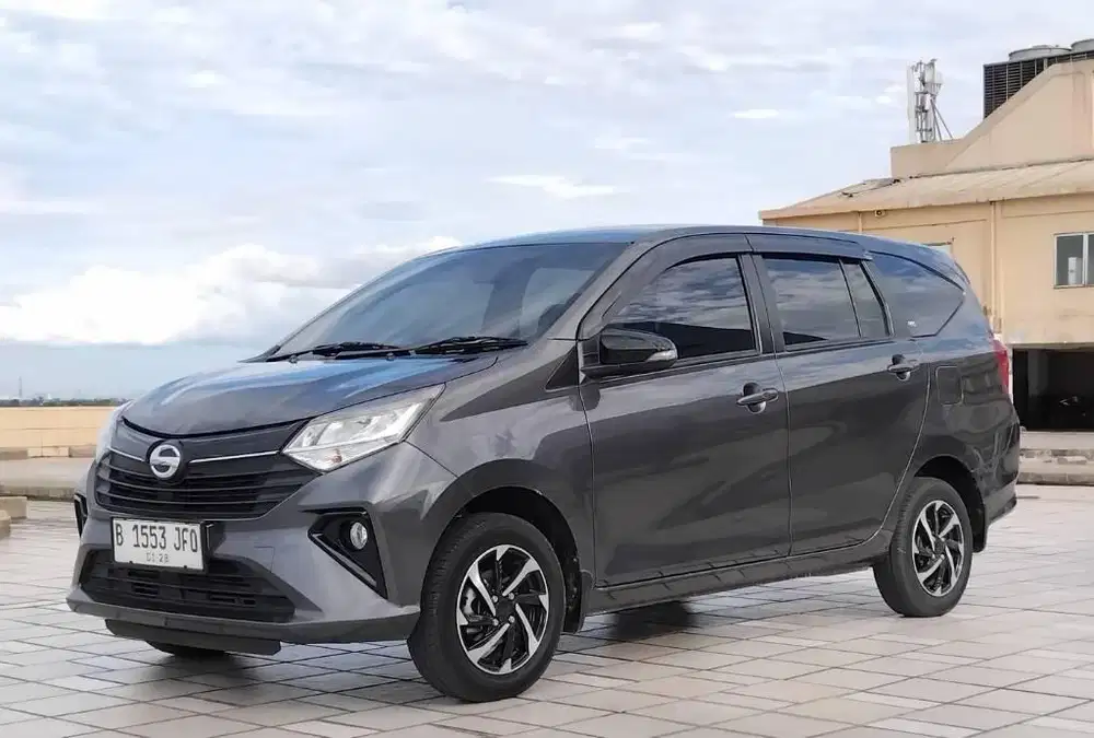 (Low km 21rb) Daihatsu Sigra R mt 2022