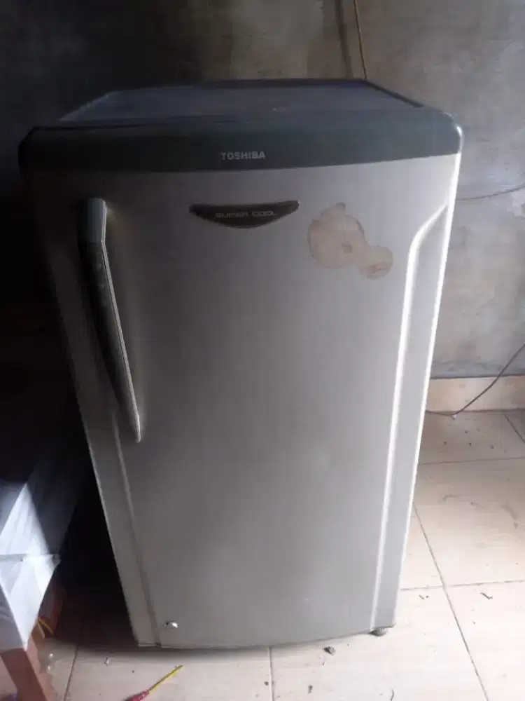 Freezer rak merk toshiba