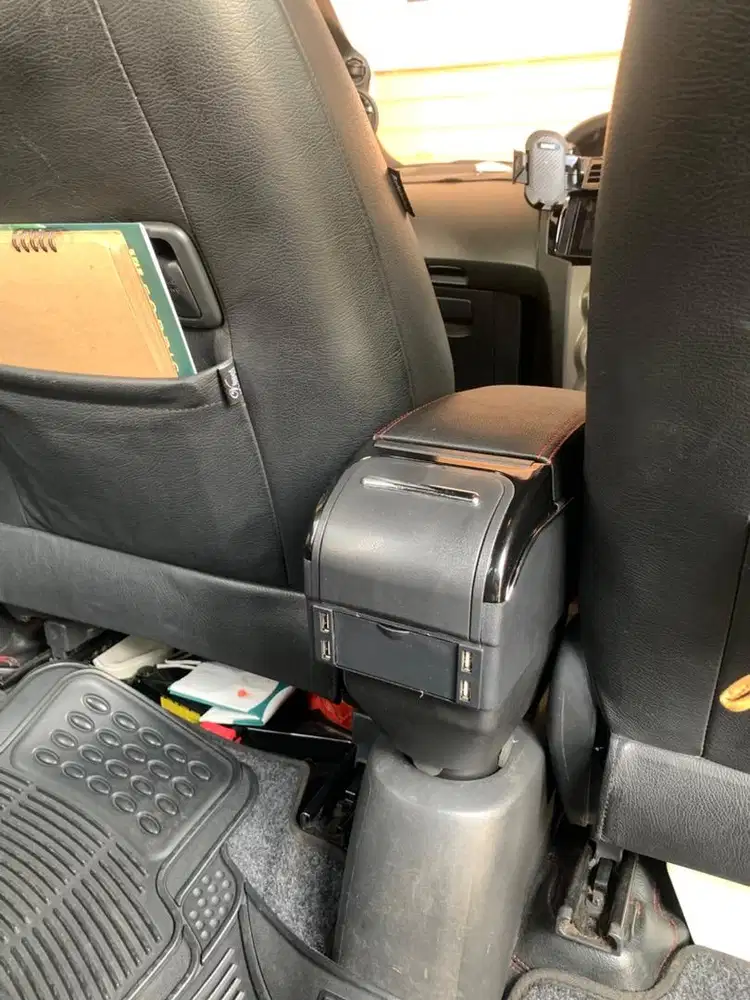 Armrest yaris bakpao
