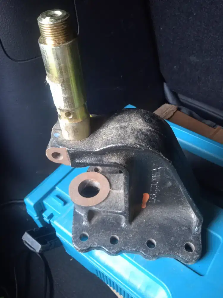 Hanger per canter lubang 8 bagian belakang