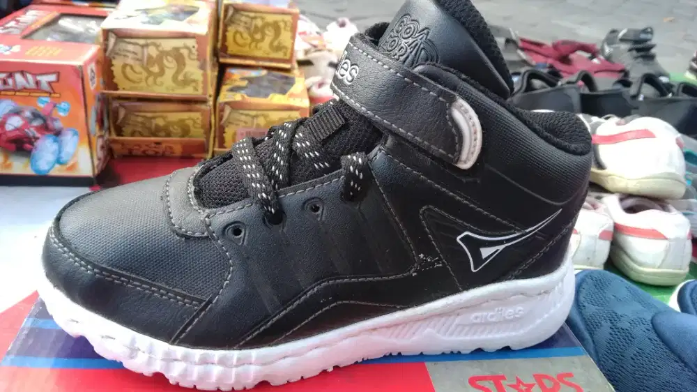 Sepatu dan sendal