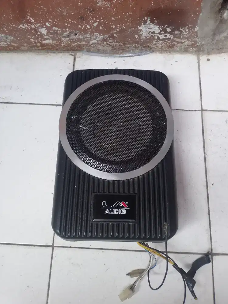 Di jual aldio Subwoofer AVT