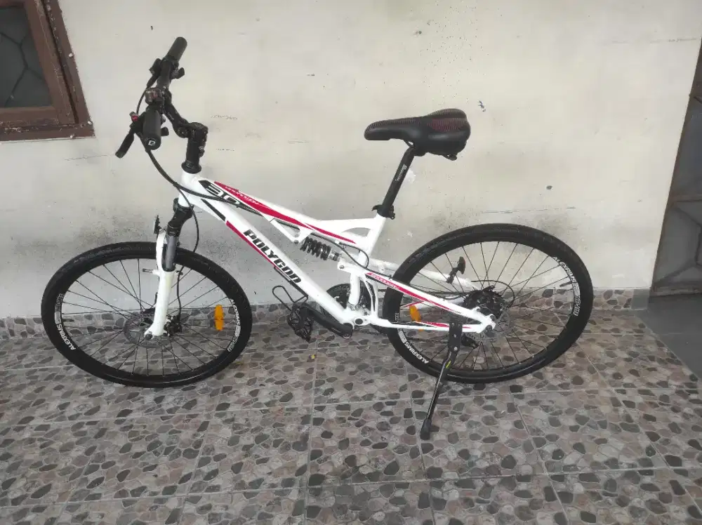 Sepeda MTB Downhill