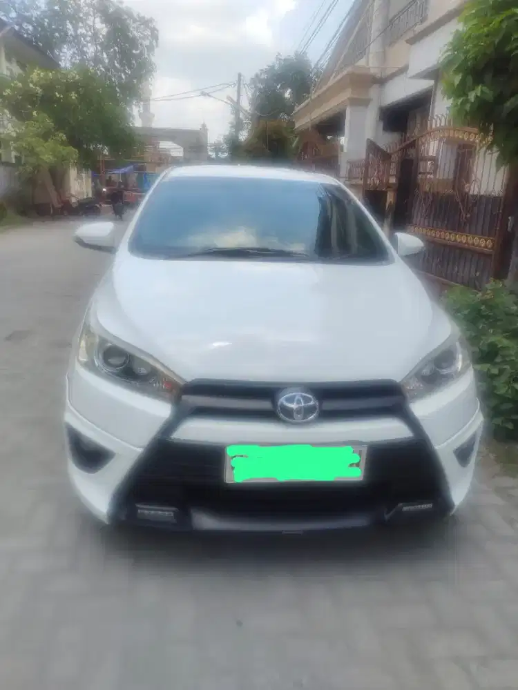 Dijual Yaris tahun 2014,warna putih no ganjil