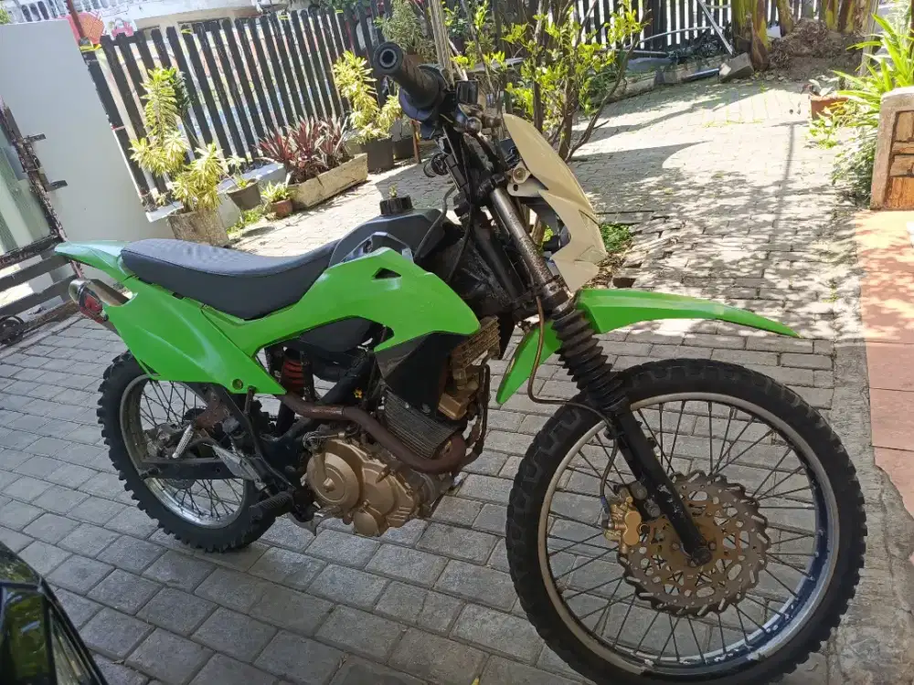 Motor trail suzuki