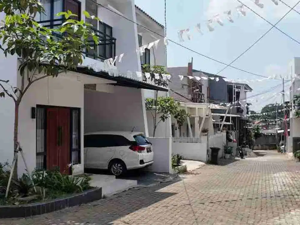 Rumah Ciracas siap huni 3 kamar tidur bisa KPR DP 0% NEGO bebas banjir strategis LRT/RSUD Ciracas Jakarta Timur