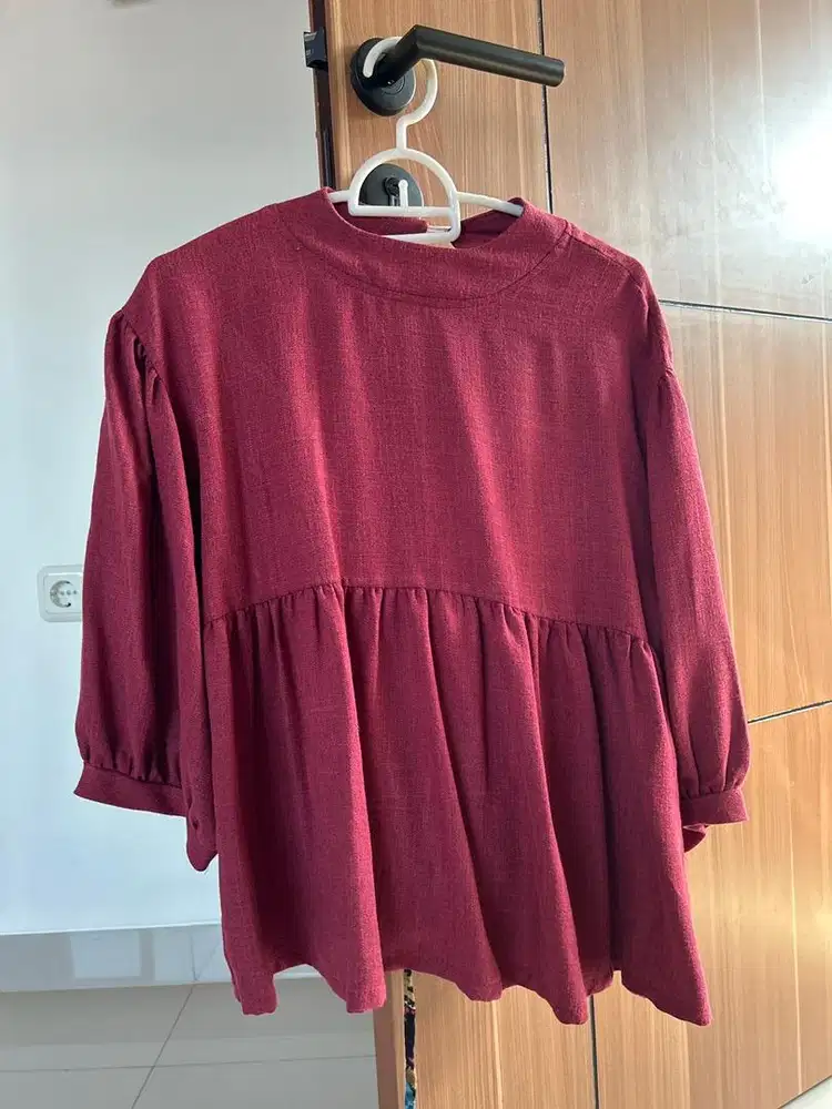 Preloved One Set in Maroon