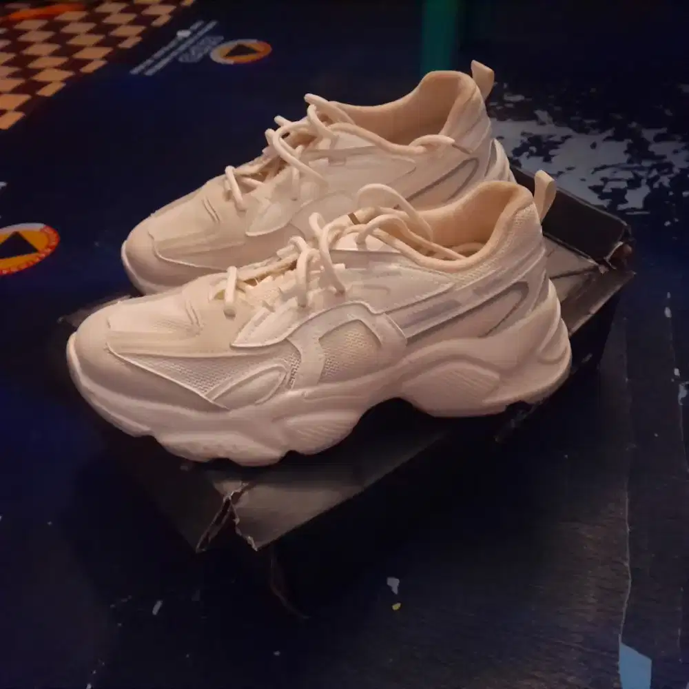 Sneaker wanitaa
