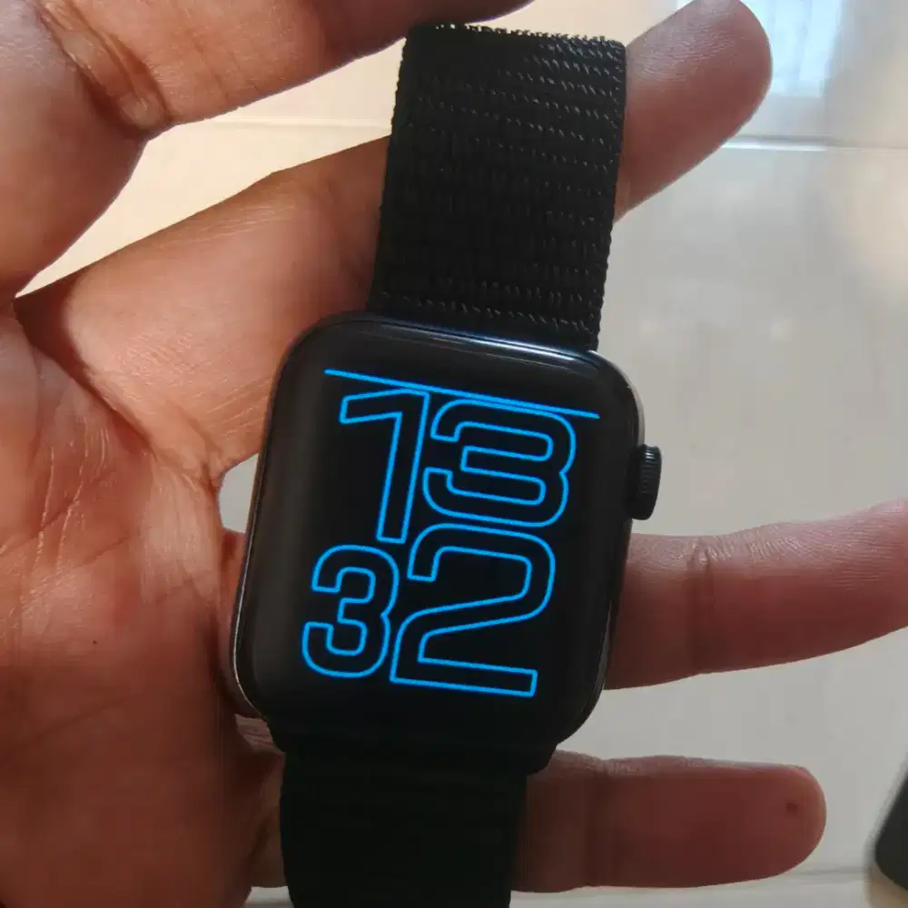 Apple Watch SE 2 40mm Midnight Black Ex Digimap Garansi November 2025