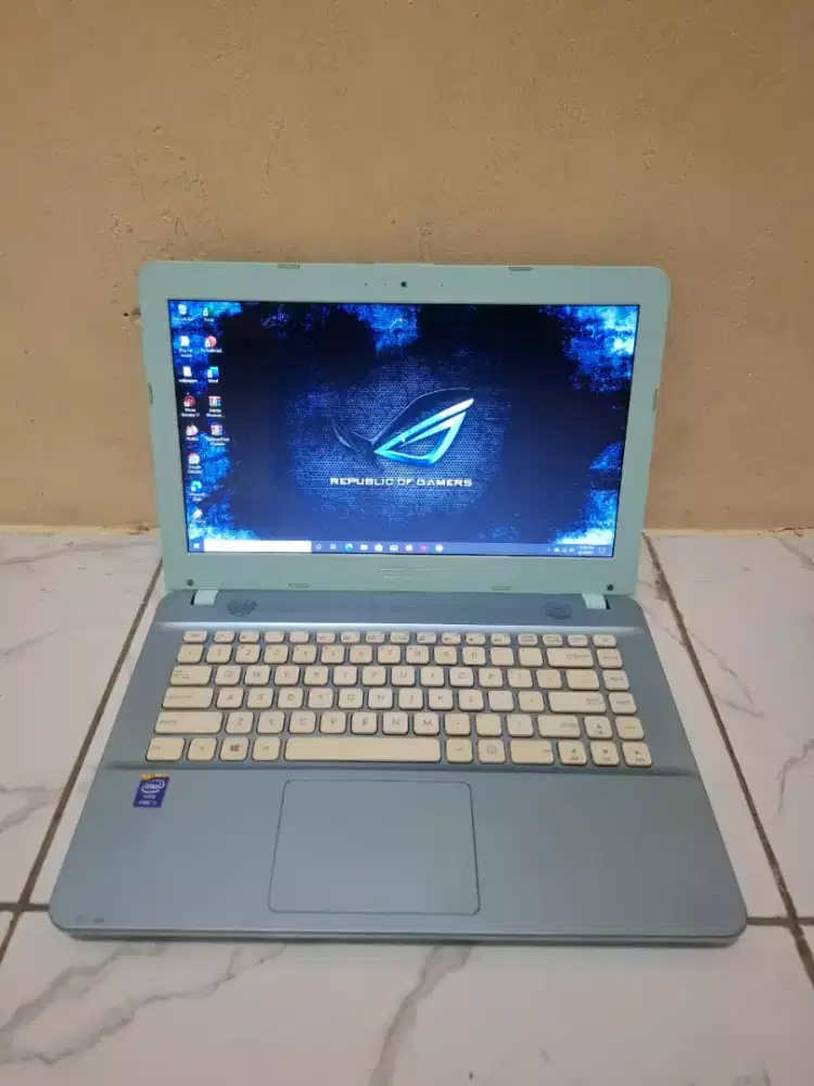 Laptop murah siap pake , kuliah,kerja