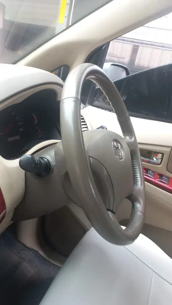 Toyota Kijang Innova 2005 Bensin
