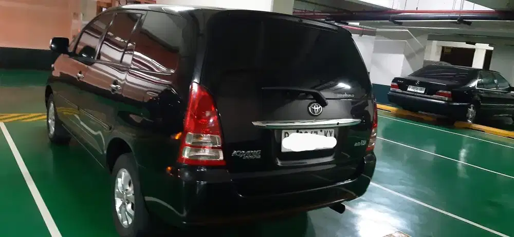 Toyota Innova V 2005 Bensin AT hitam