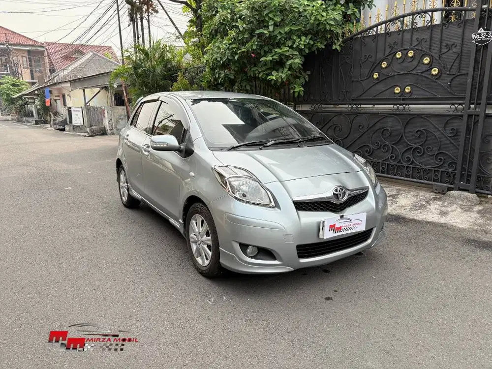 Toyota Yaris E 1.5 AT 2010 Silver
