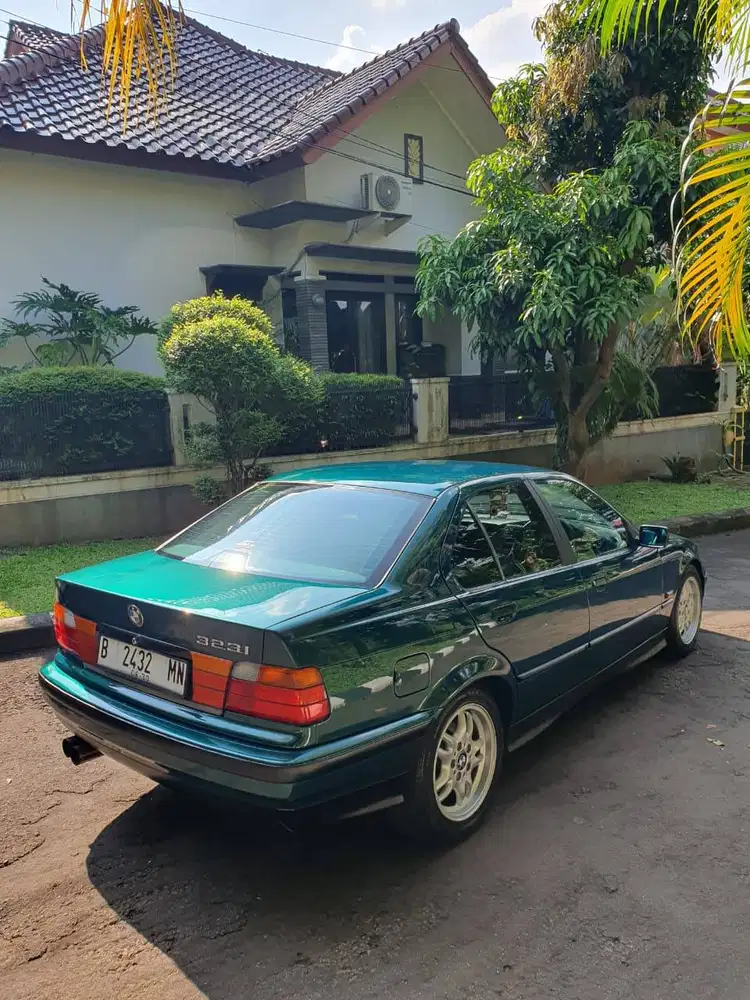 BMW E36 323i A/T ASC BOSTON GREEN