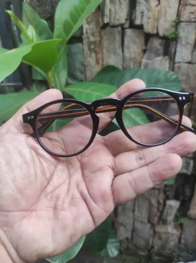 Antik kacamata baca merk moscot bentuk bulat mulus