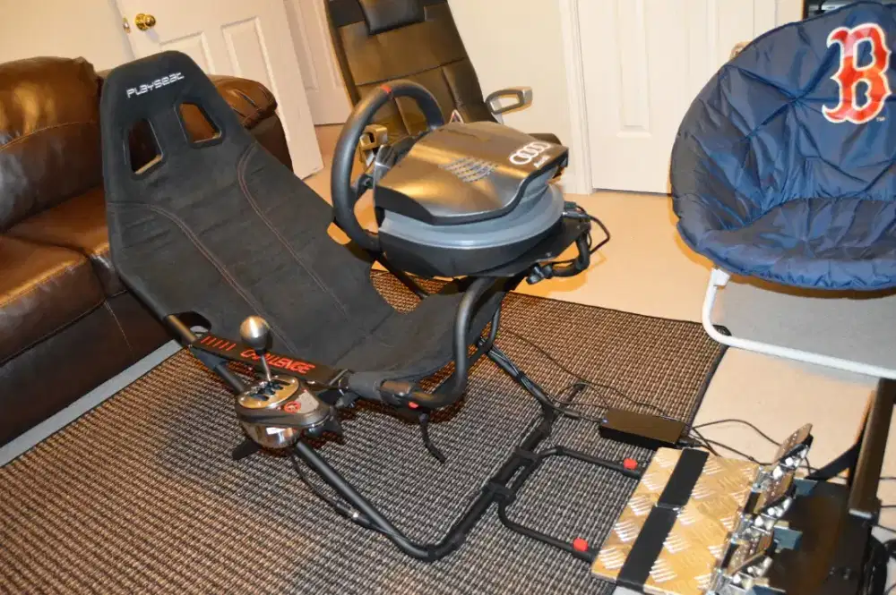 Playseat Challenger + Thrustmaster