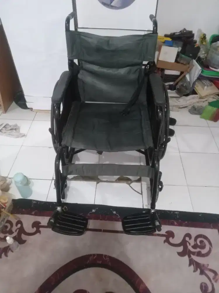 Alat kesehatan kursi roda