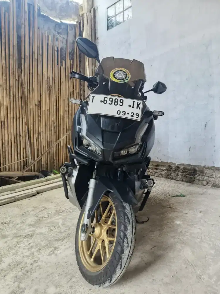 Honda Adv hitam