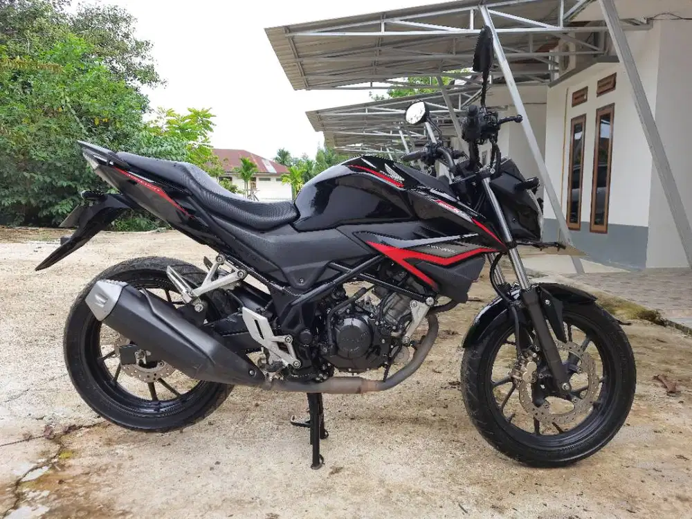 New CB150R (kondisi prima)