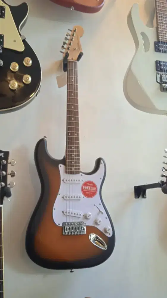 GITAR ELEKTRIK SQUIER