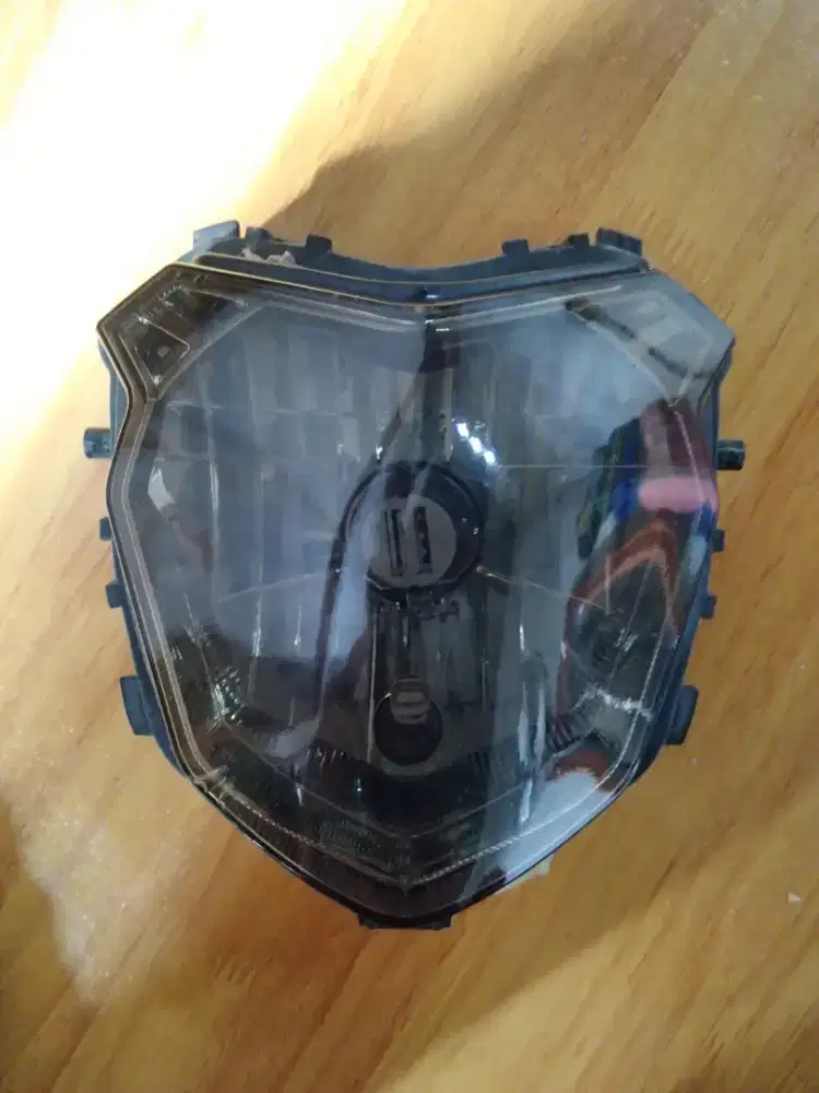 Batok lampu depan crf ori